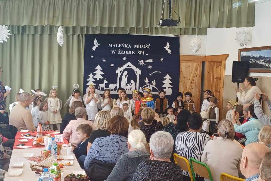 DZIEN_BABCI_I_DZIADKA_W_PRZEDSZKOLU2324a