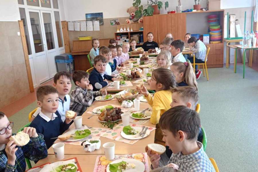 Śniadanie Wielkanocne uczniów klas I -III-2324a