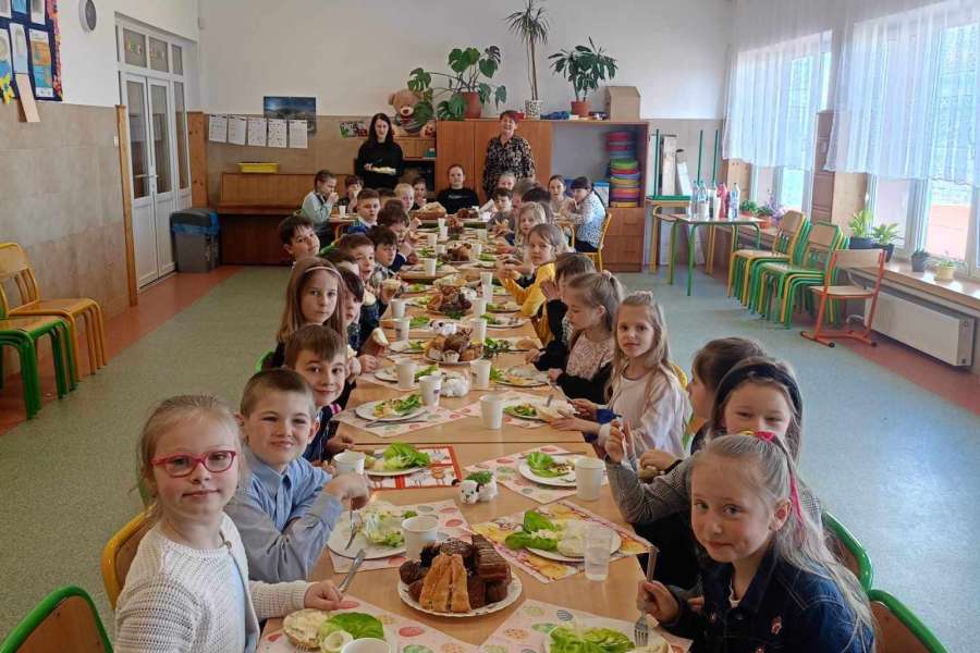 Śniadanie Wielkanocne uczniów klas I -III-2324a