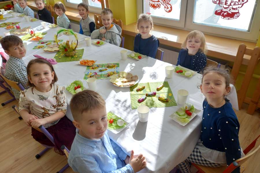 Śniadanie wielkanocne-pp2324a