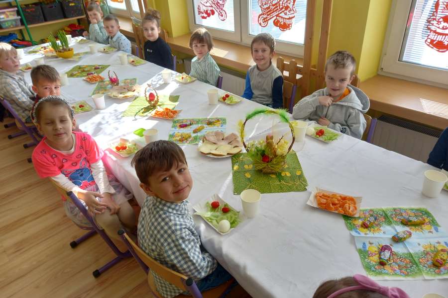 Śniadanie wielkanocne-pp2324a