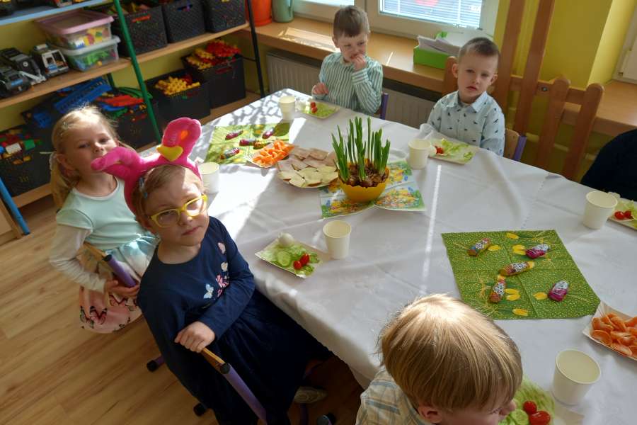 Śniadanie wielkanocne-pp2324a