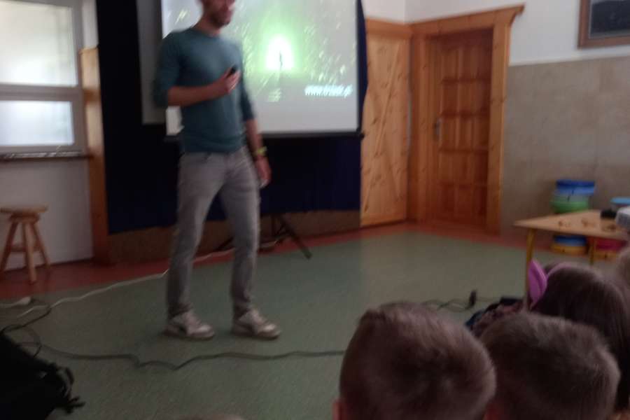 Spotkanie z podróżnikiem-pp2324a