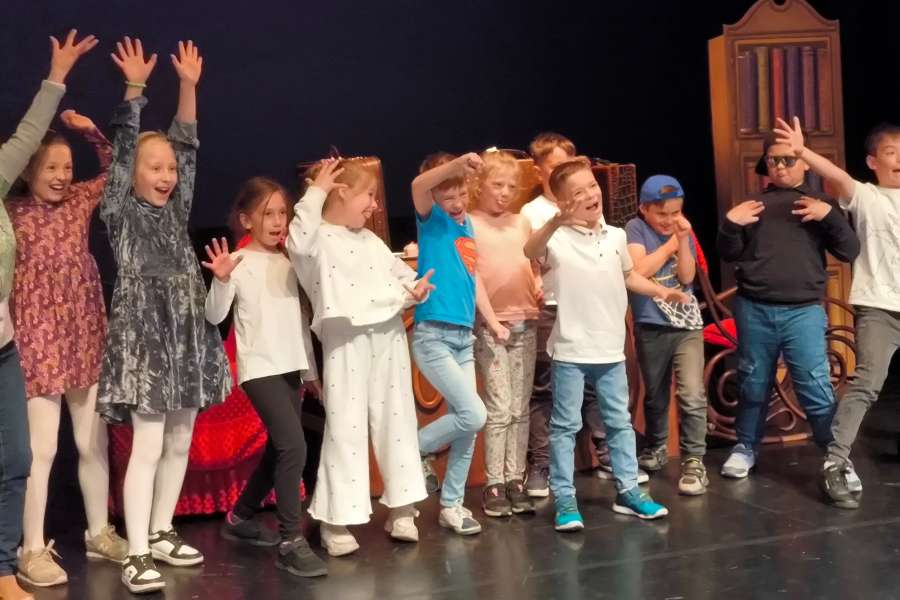 Pchła Szachrajka2324a