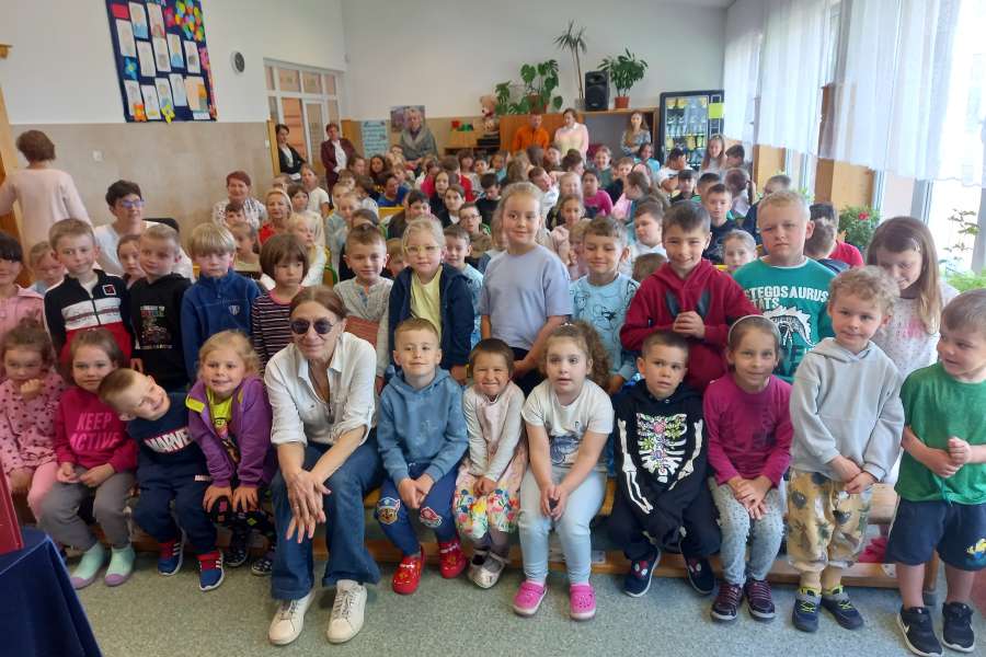 Spotkanie z pisarką Katarzyną Ryrych-pp2324a