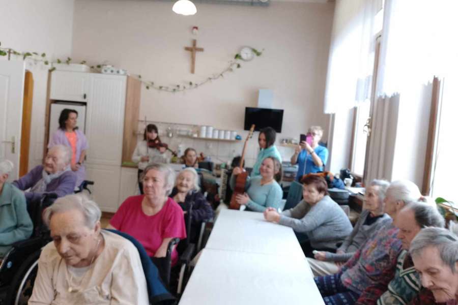 Wizyta w DPS-ie i Ośrodku Rehabilitacyjno-Wychowawczym w Zakopanem-2324a