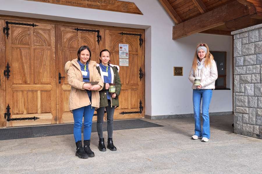 Pola Nadziei i Paczka dla Bohatera2324a