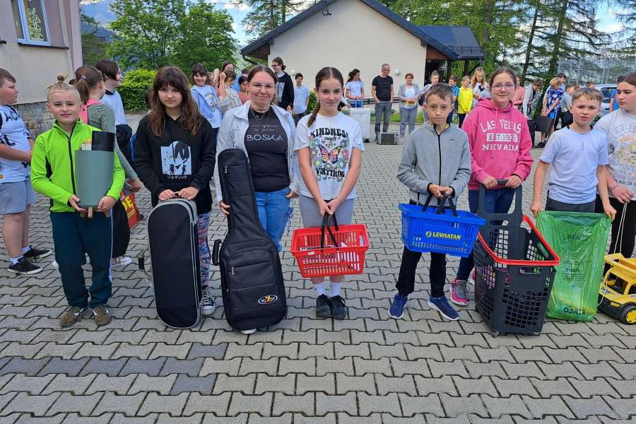 Dzień bez plecaka-su2324a