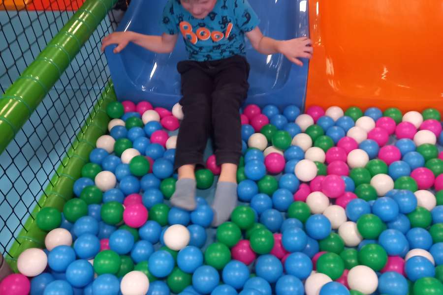 Wycieczka do sali zabaw-pp06-24