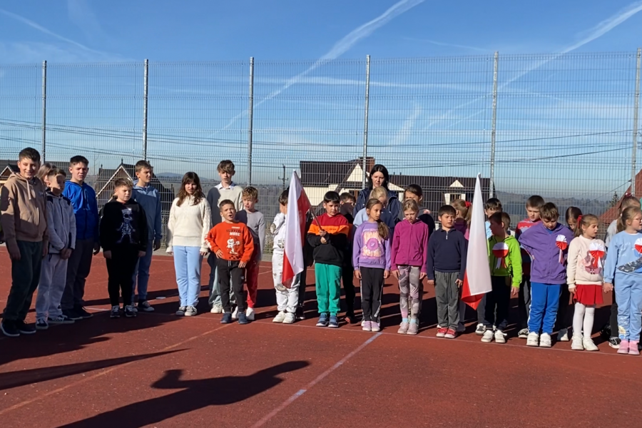 Akcja „Szkoła do hymnu”