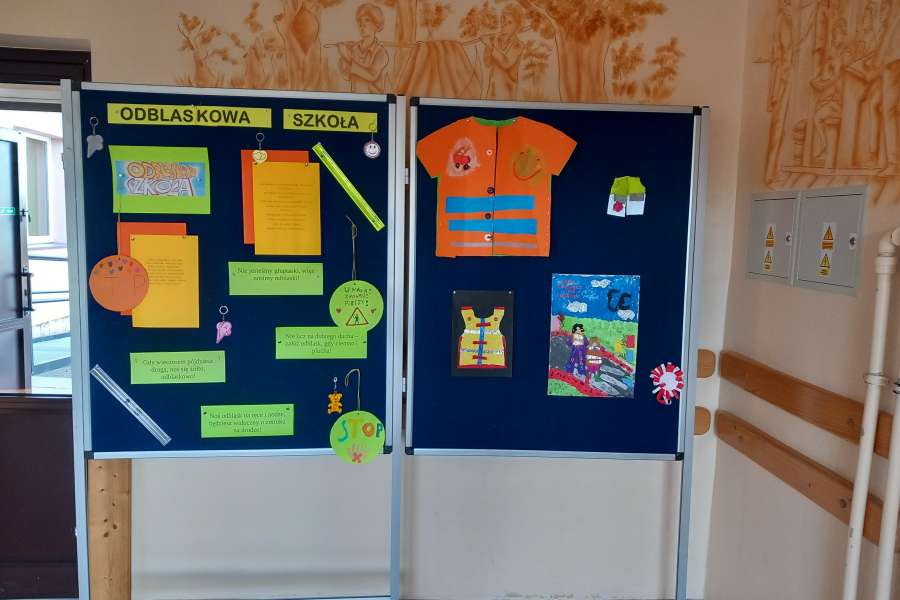 ODBLASKOWA SZKOŁA – SPOTKANIE Z FUNKCJONARIUSZAMI POLICJI