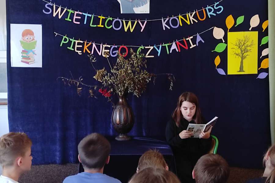 Dnia Głośnego Czytania 2425