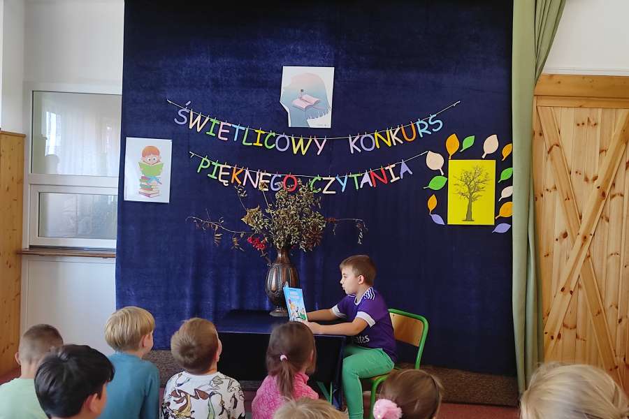 Dnia Głośnego Czytania 2425