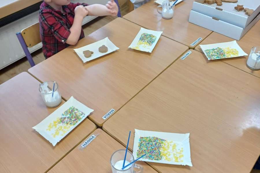 Dekorowanie pierników dla św. Mikołaja2425