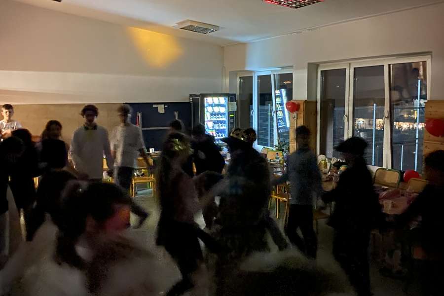 Szkolna Zabawa Karnawałowa 2025 – radosne świętowanie!