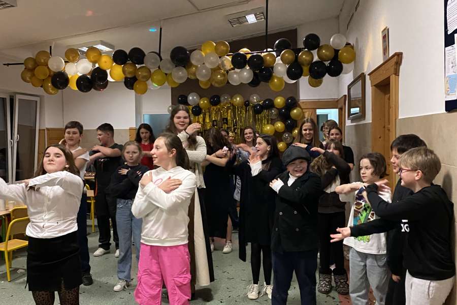 Szkolna Zabawa Karnawałowa 2025 – radosne świętowanie!