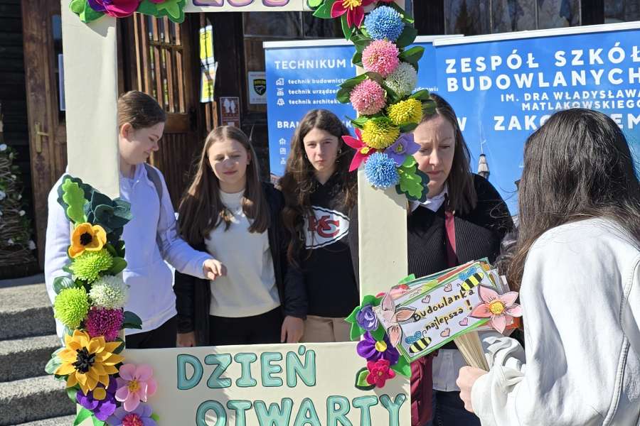 Dzień otwarty szkół2425