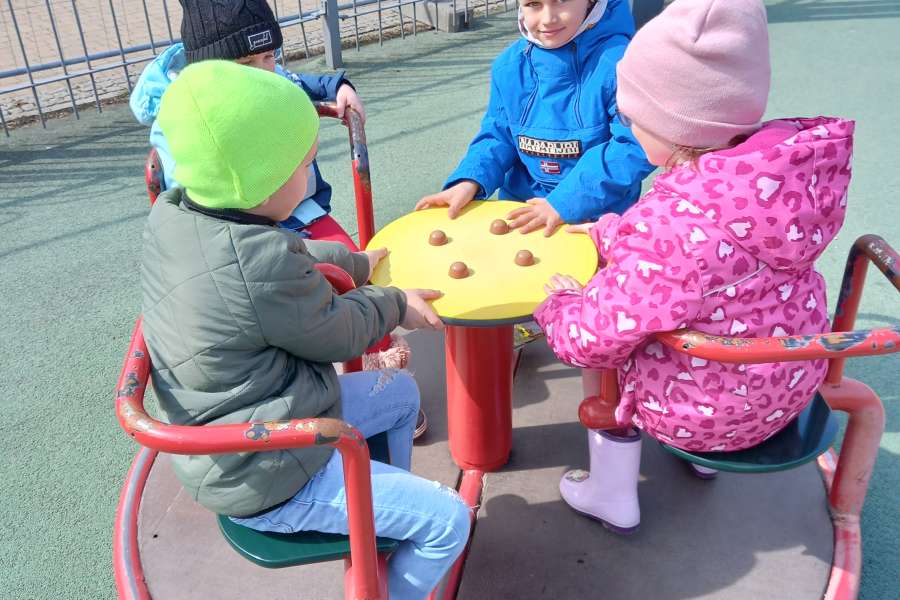 Wyjazd do kina na spektakl teatralny pt. " Kubuś Puchatek”.pp2425