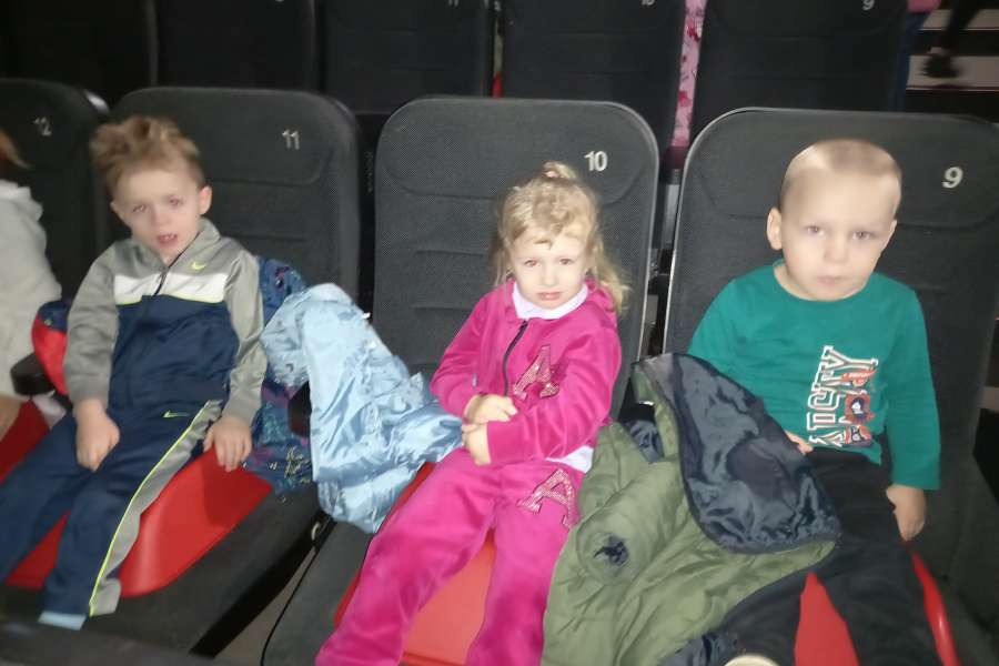 Wyjazd do kina  na przedstawienie teatralne pt Szewczyk pp2425