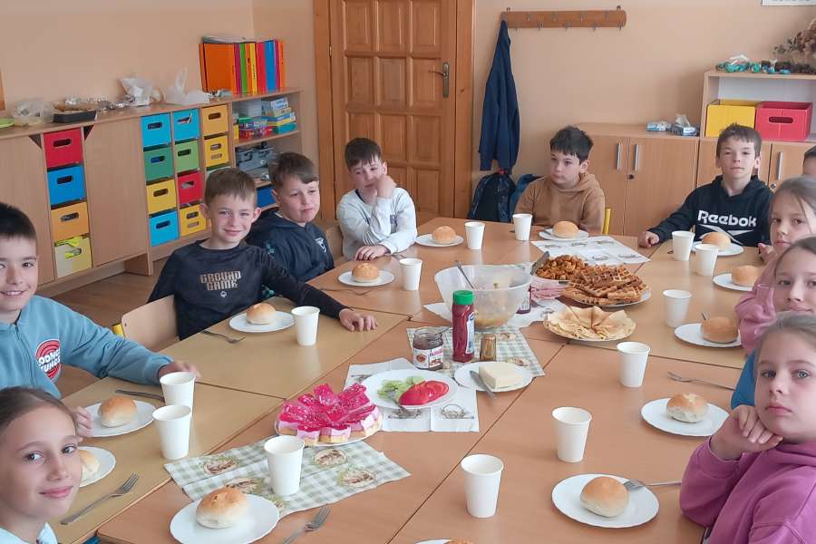 Śniadanie w klasie III 2025