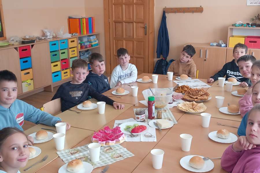 Śniadanie w klasie III 2025