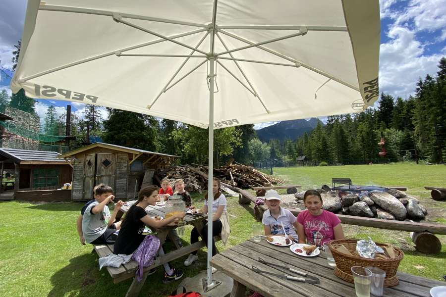 Wycieczka klasy 4 do Zakopanego – śladami patrona szkoły i odrobina przygody!