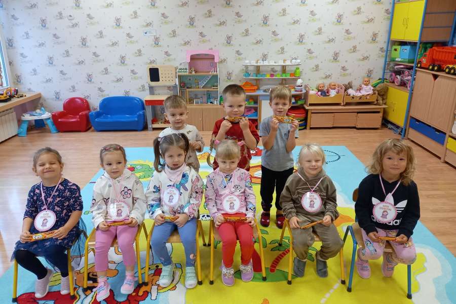 DZIEŃ DZIEWCZYNKI W PRZEDSZKOLU pp2526