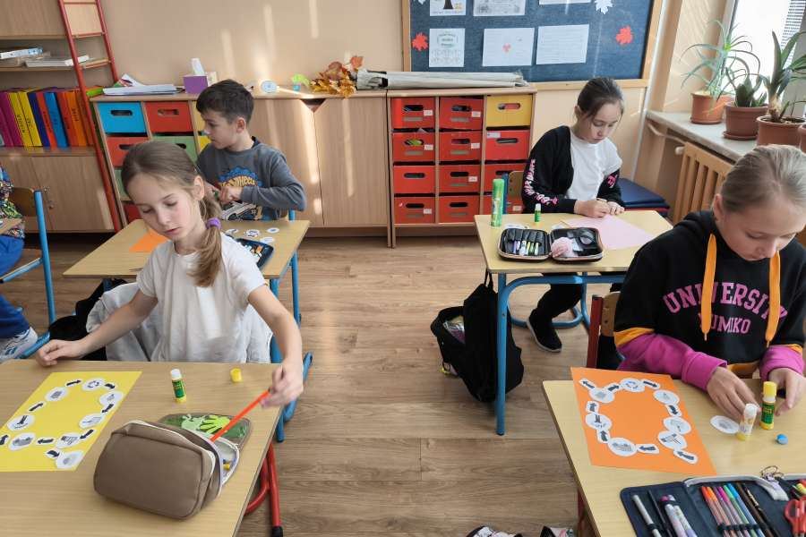 Uczniowie klas 1–3 w Akademii Łowców Odpadów!