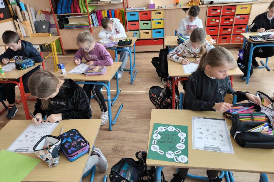 Uczniowie klas 1–3 w Akademii Łowców Odpadów!