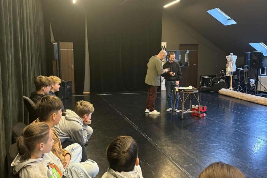 Warsztaty teatralne w ramach programu „Wyjście z klasą”25